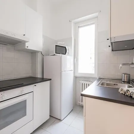 S5f7-r3 Spacious And Bright Private Balcony Bari